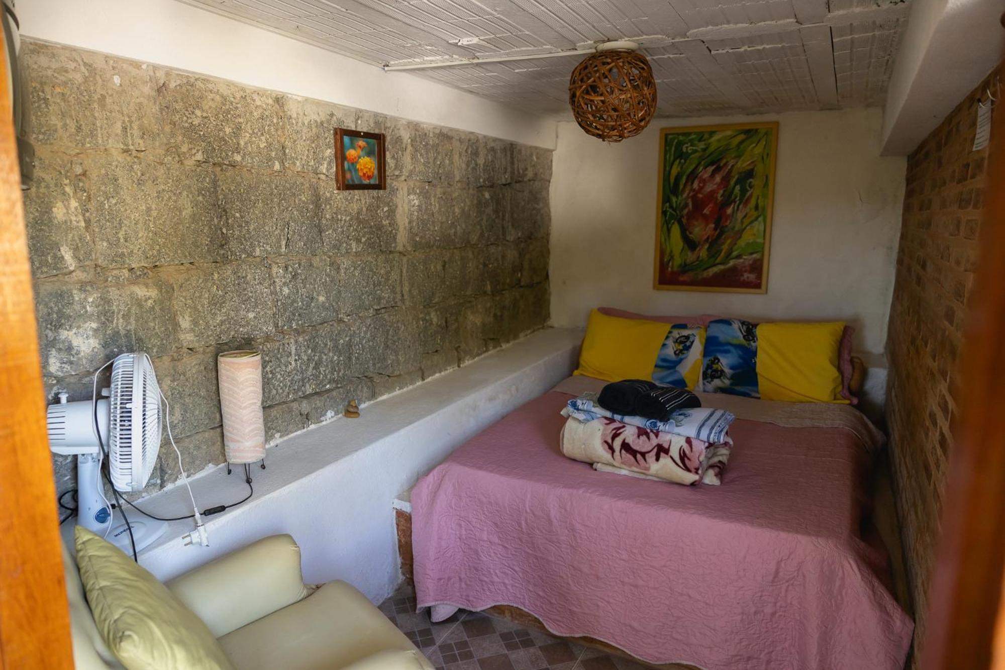 Hostel Yellow House Mg Итамонти Экстерьер фото