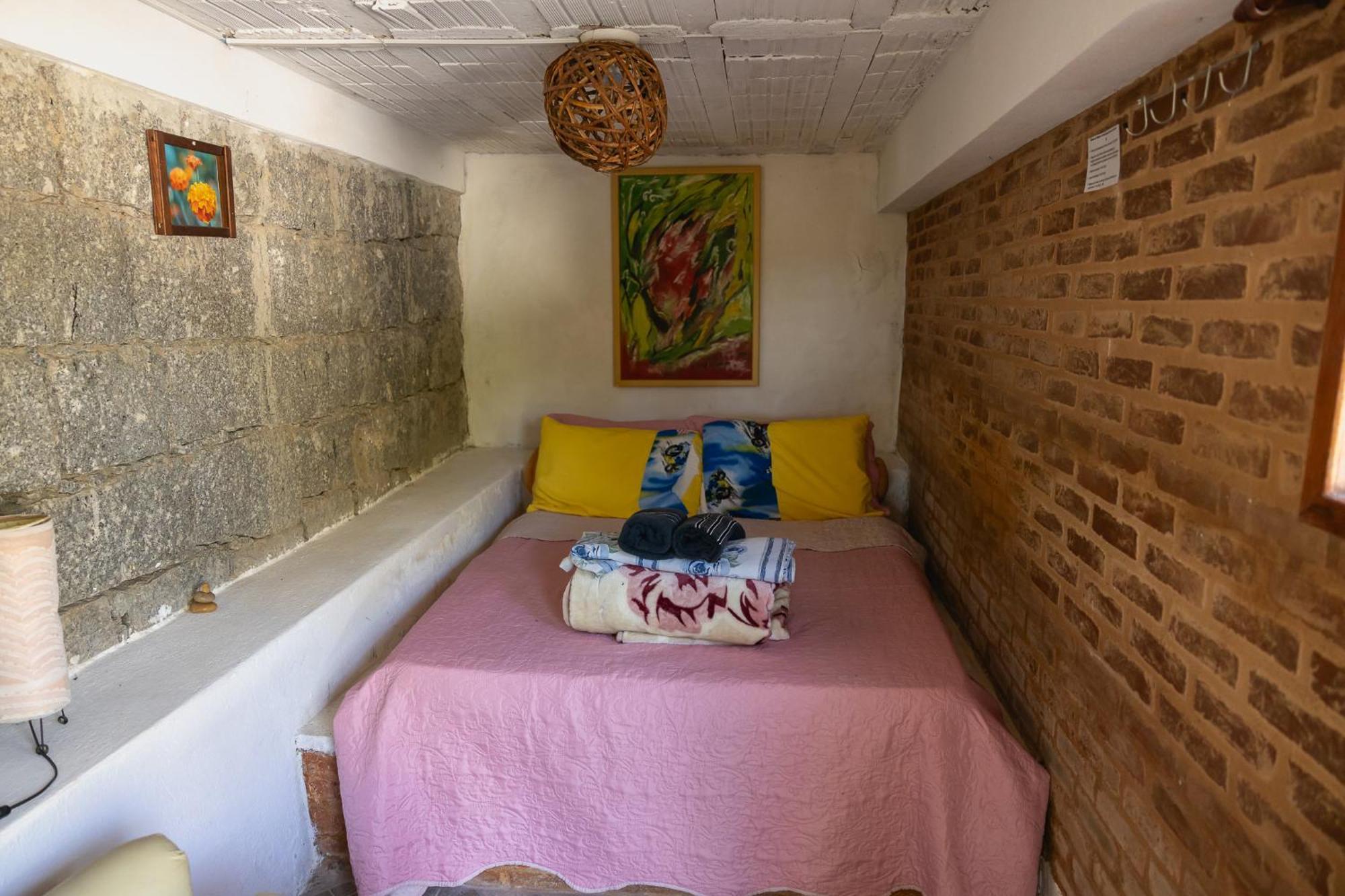 Hostel Yellow House Mg Итамонти Экстерьер фото