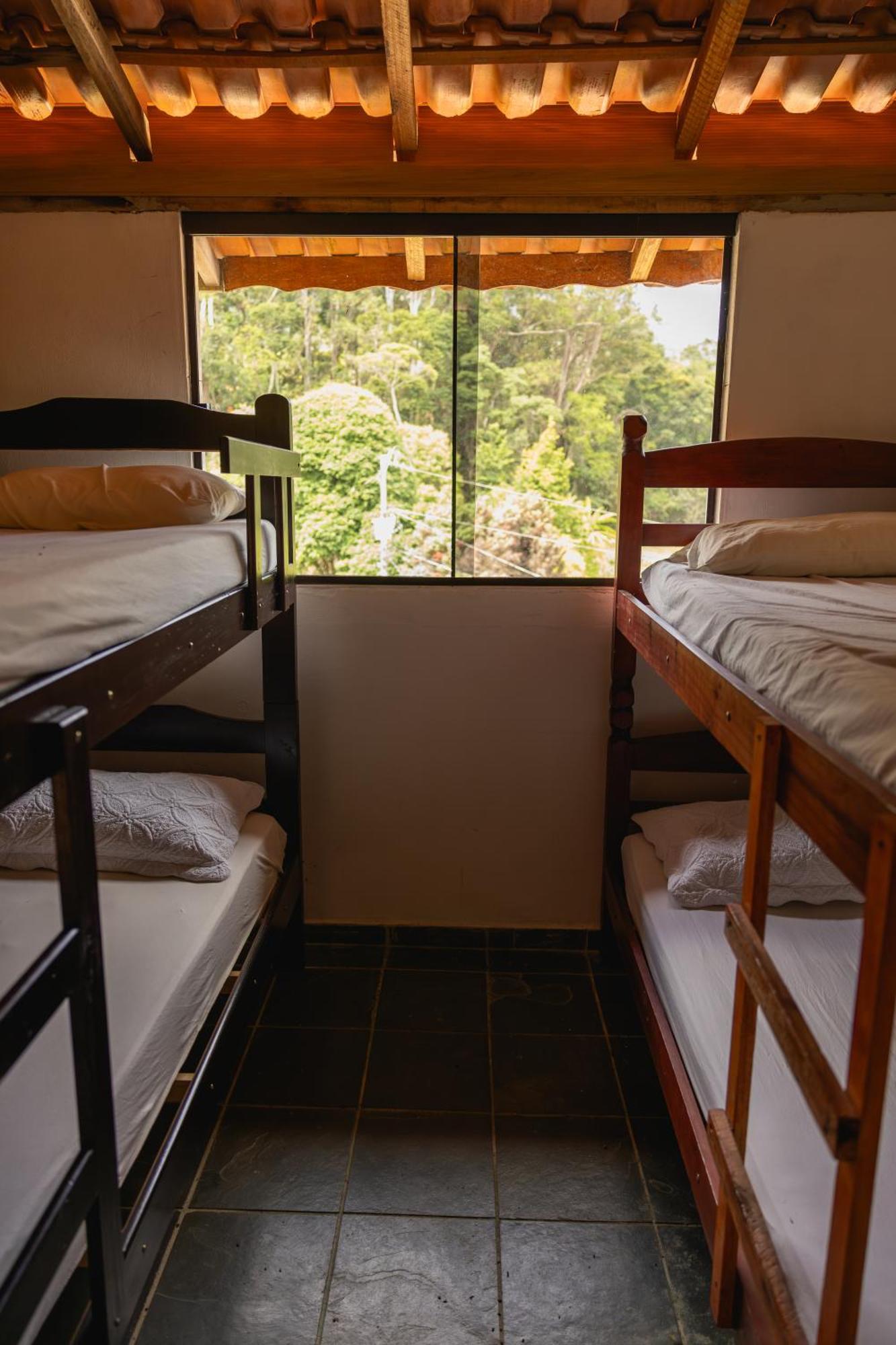 Hostel Yellow House Mg Итамонти Экстерьер фото