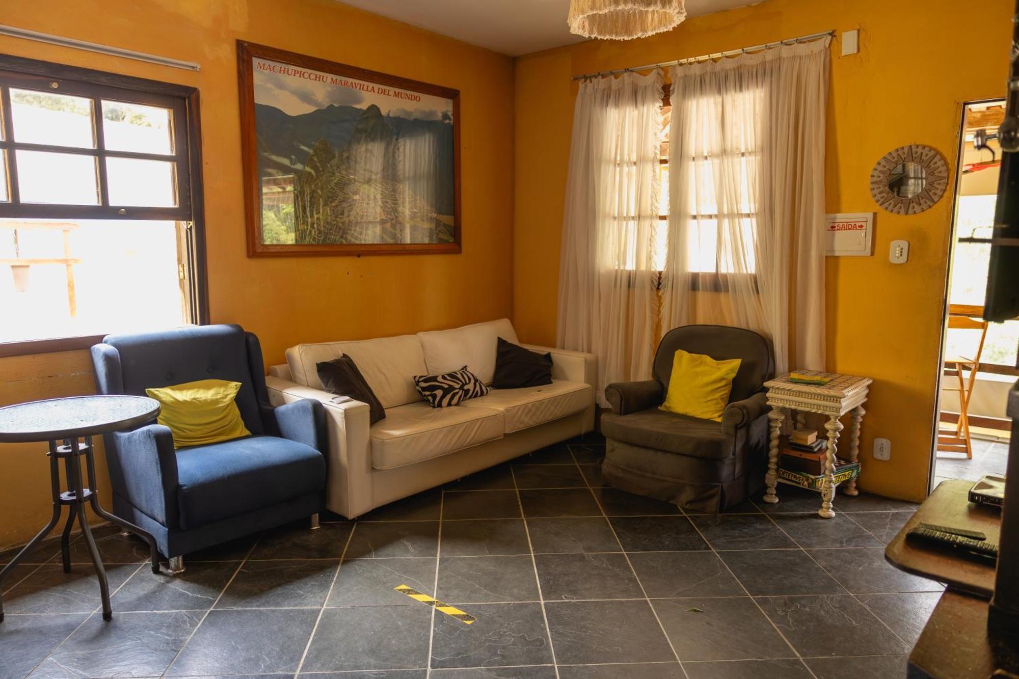 Hostel Yellow House Mg Итамонти Экстерьер фото