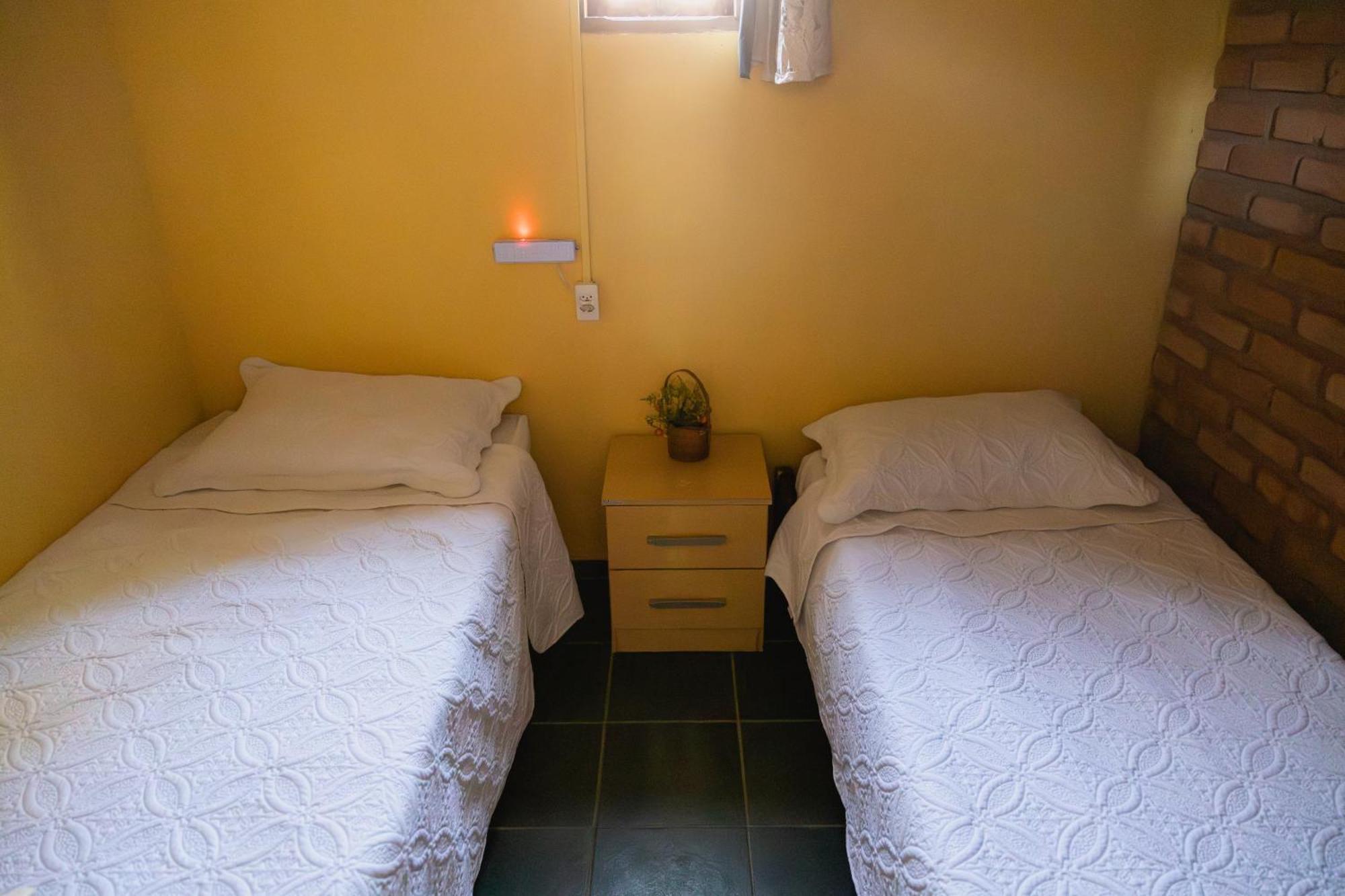 Hostel Yellow House Mg Итамонти Экстерьер фото