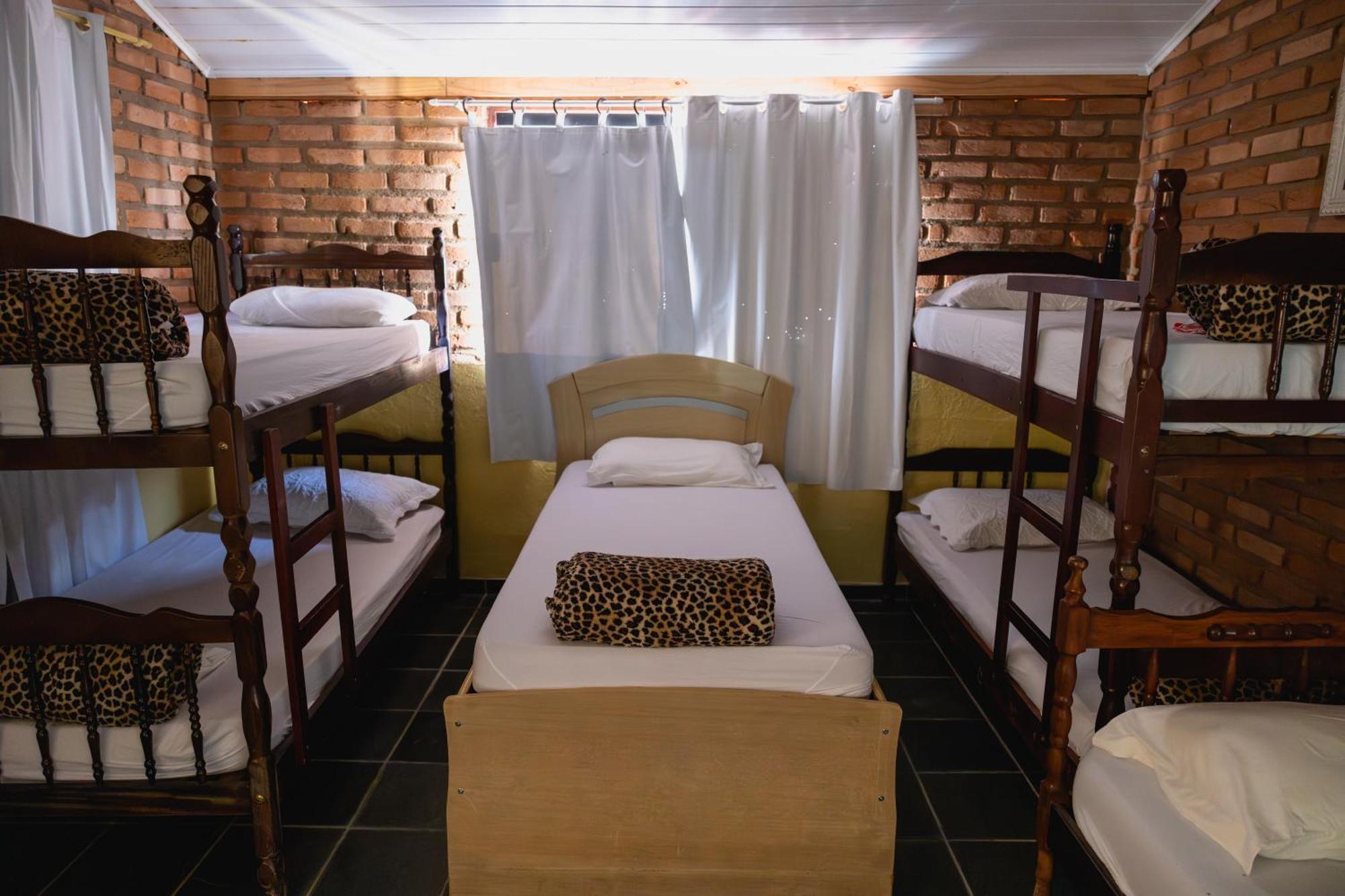 Hostel Yellow House Mg Итамонти Экстерьер фото