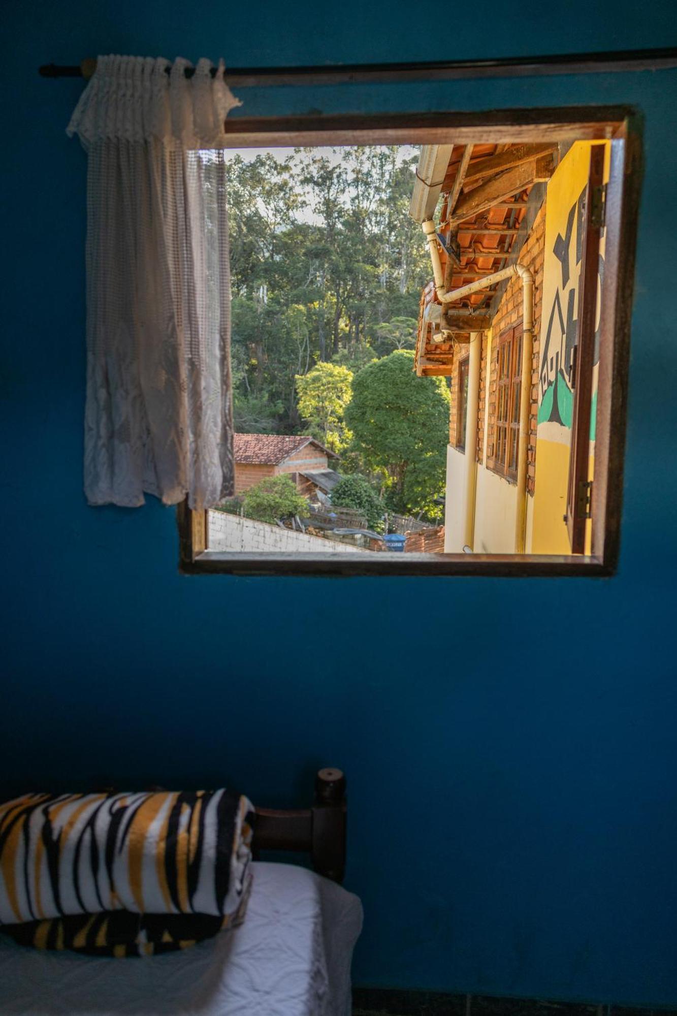 Hostel Yellow House Mg Итамонти Экстерьер фото