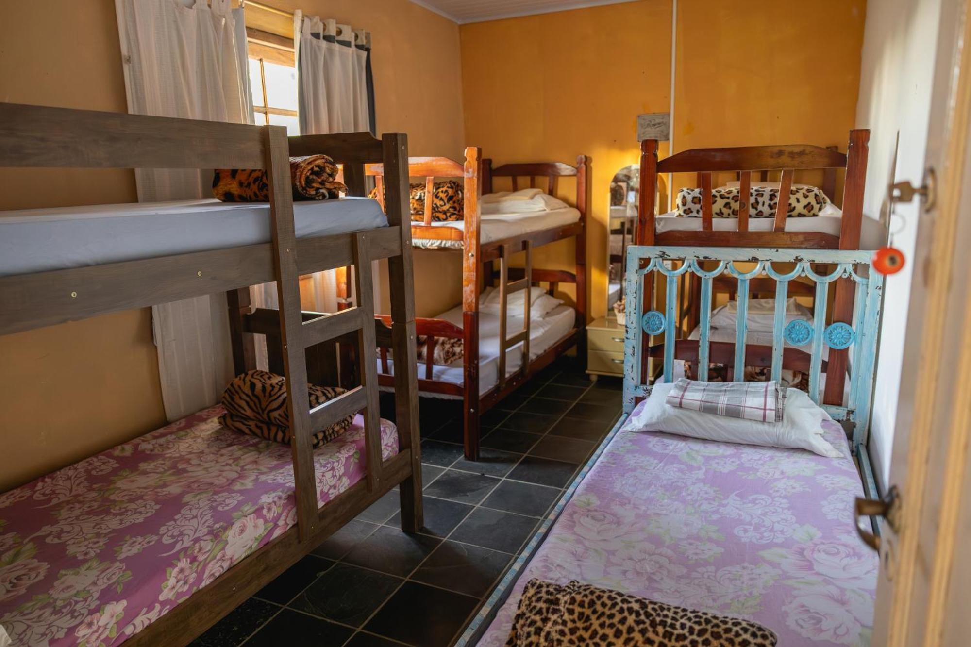 Hostel Yellow House Mg Итамонти Экстерьер фото