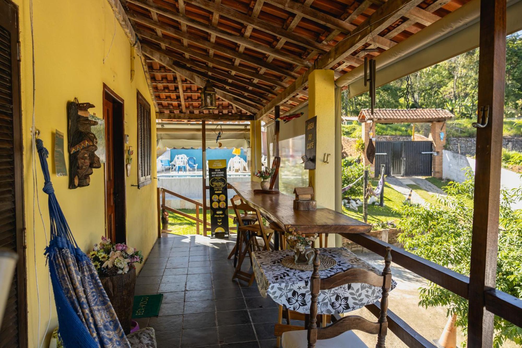 Hostel Yellow House Mg Итамонти Экстерьер фото