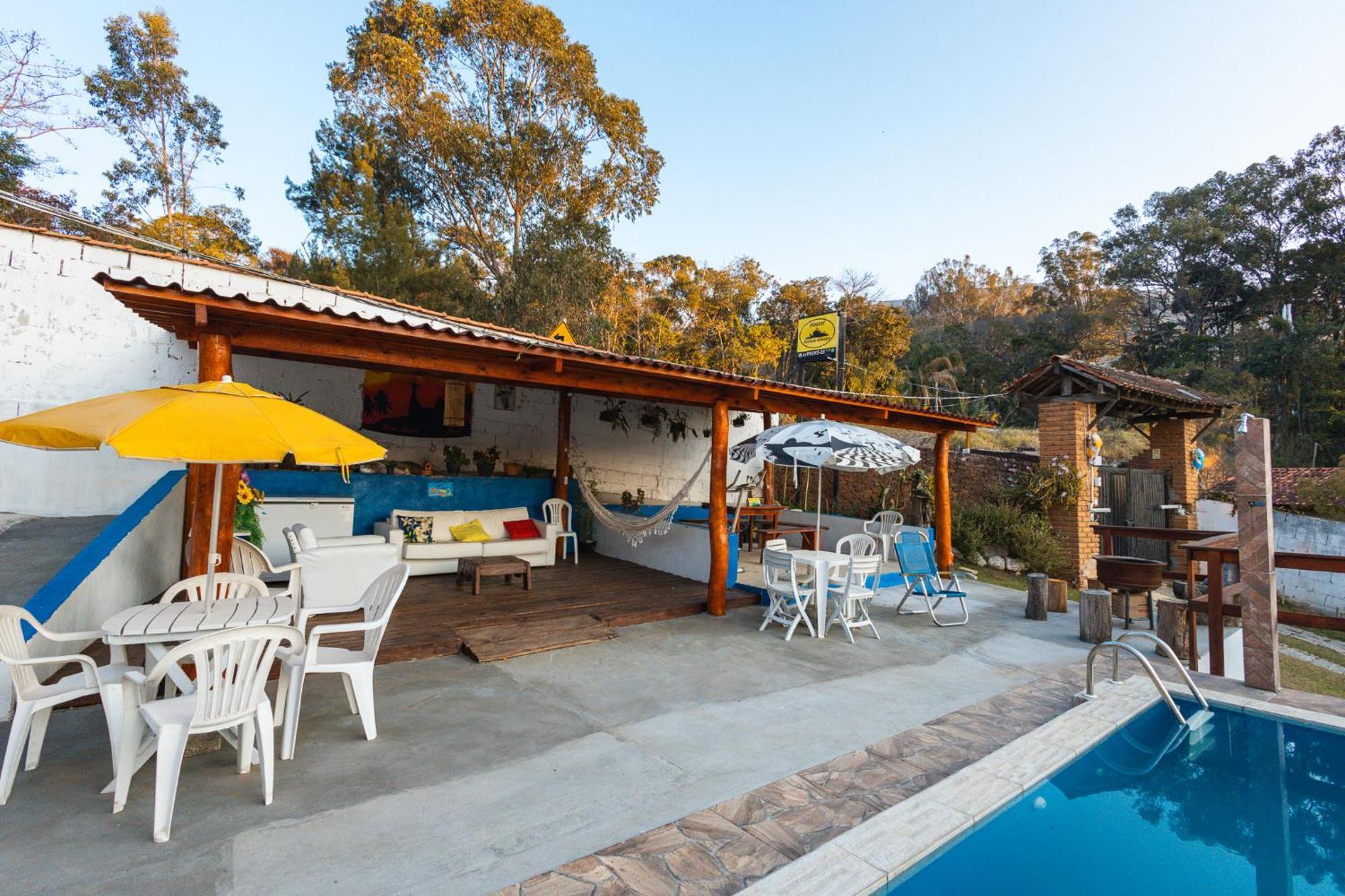 Hostel Yellow House Mg Итамонти Экстерьер фото
